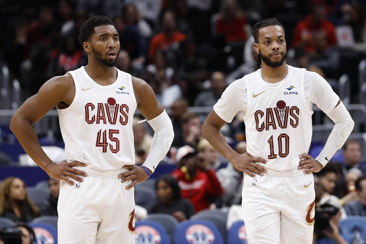 豪掷1.6亿奢侈税，11战8败主场被嘘！NBA最贵球队为何突然崩盘？